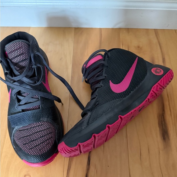 Black and Pink Nike Sneakers - Picture 3 of 10